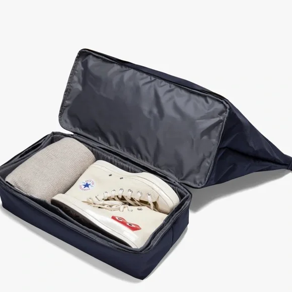 Lo & Sons Navy Travel Bag - Picture 4 of 6